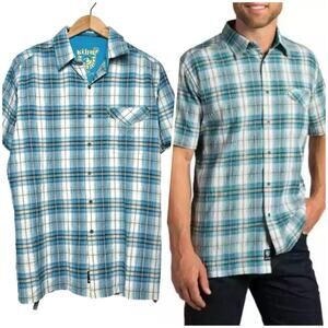 Kuhl | Men | Stallion Seersucker Blue Outdoor Button Up Shirt | Medium